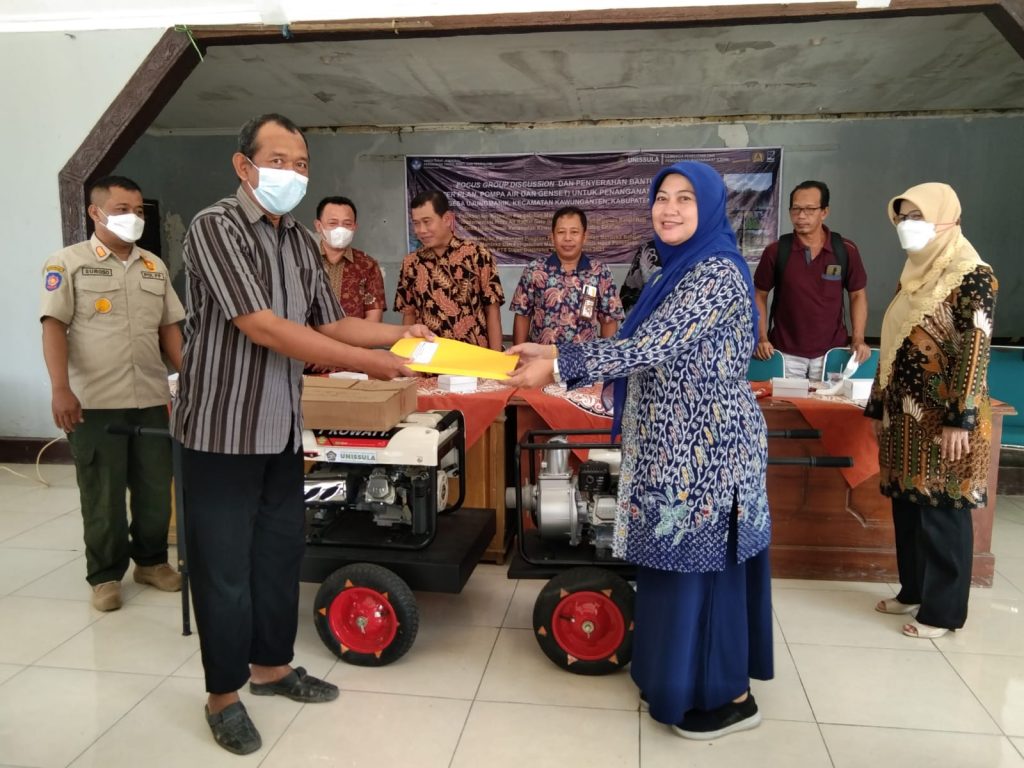 Unissula Serahkan Riset Penanganan Banjir Rob di Cilacap