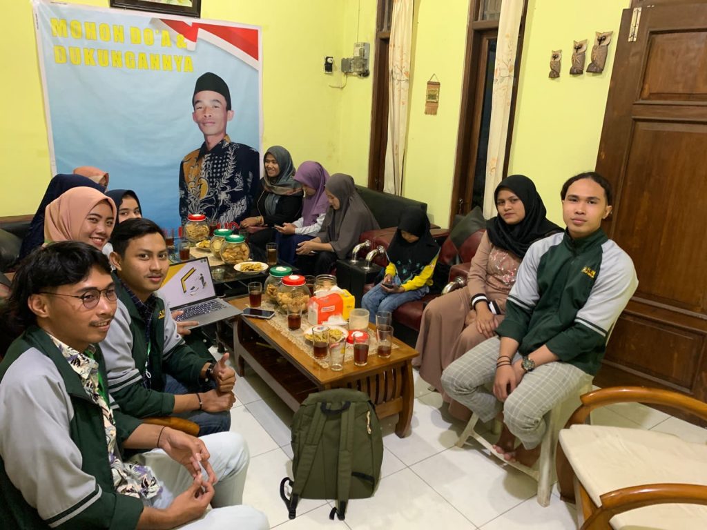 Mahasiswa Unissula Bantu Promosi Produk UKM di Temanggung