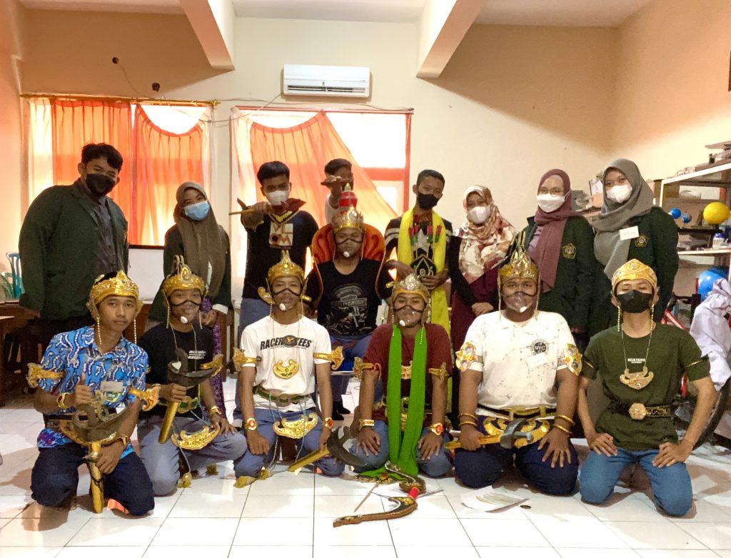 Mahasiswa Psikologi Unissula Presentasikan Media Wayang di Forum Internasional