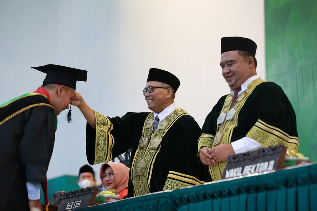 Rektor Unissula Ingatkan Wisudawan Nilai Birrul Walidain