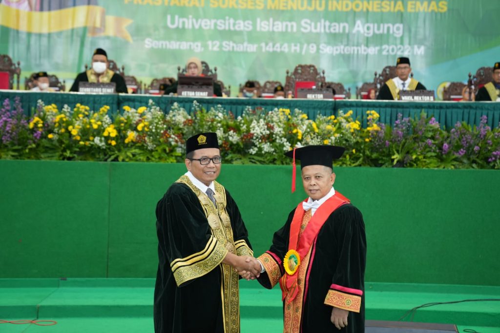 Unissula Kukuhkan Guru Besar ke 23