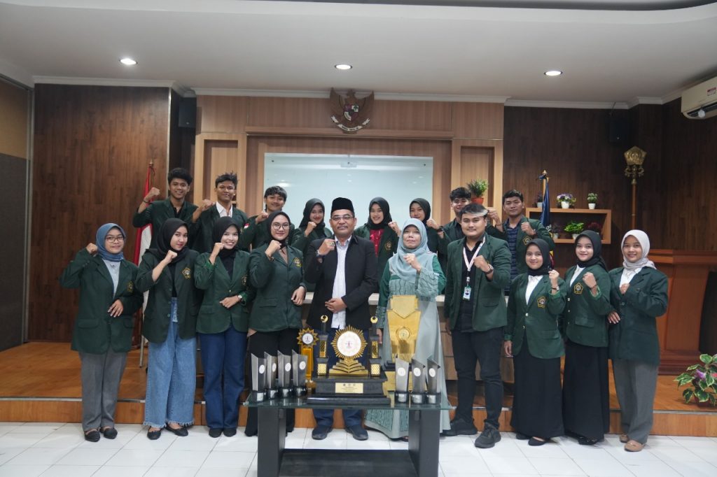 FH Unissula Juara Nasional Peradilan Semu di Yogyakarta