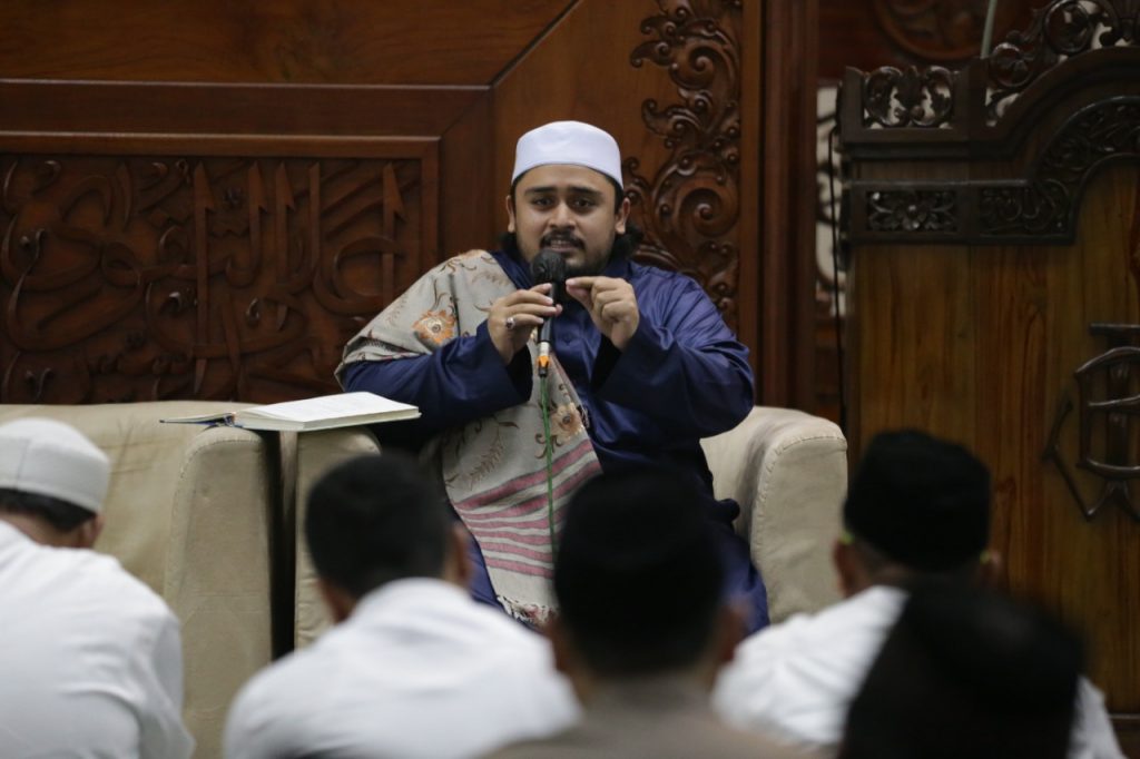 Menghormati Orang Tua Masuk Kurikulum Perkuliahan