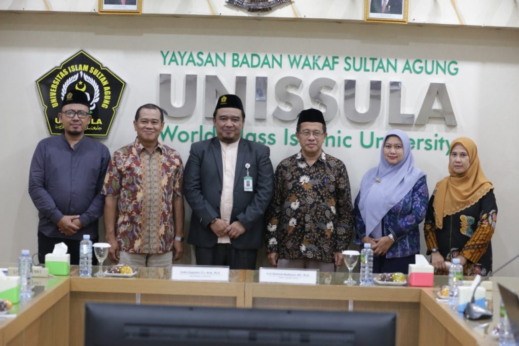 Empat Dosen Teknik Unissula Mengajar di Belanda