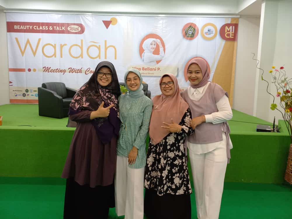 Mahasiswa Ilmu Komunikasi Unissula selenggarakan Beauty Talk & Class  bersama Wardah Cosmetics