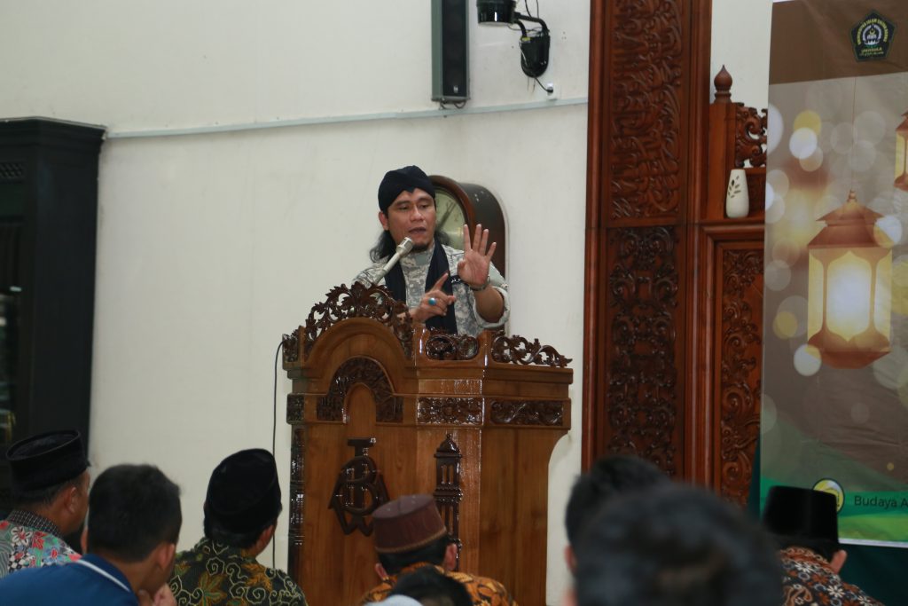 Tujuh Fakta Unik Ujian Skripsi Gus Miftah