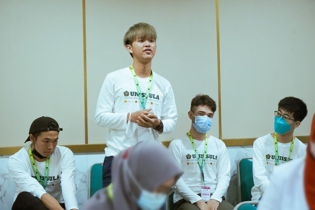 Mahasiswa Asing Belajar Keberagaman di Fakultas Agama Islam Unissula