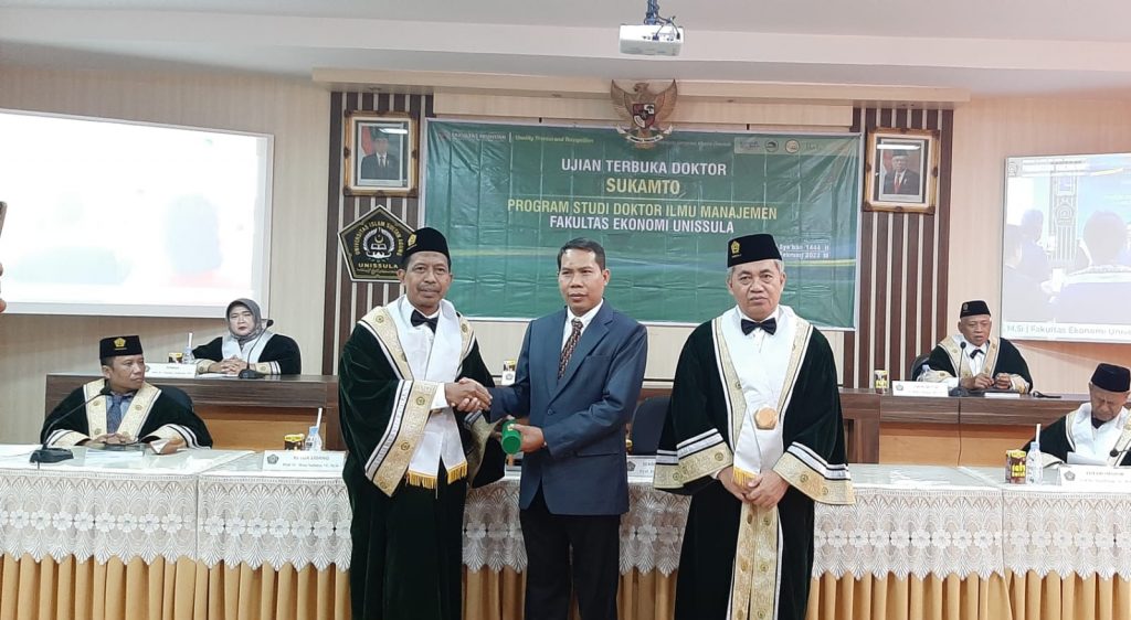 Teliti Asimetri Informasi BPR Sukamto Raih Doktor di PDIM Unissula
