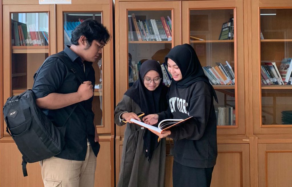 Awas Hiperrealitas Semakin Meluas