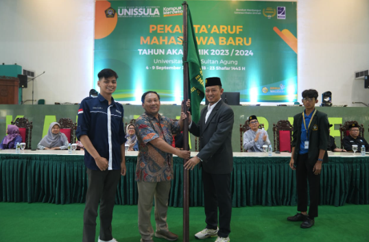 Mahasiswa Baru Diserahkan Ke Fakultas