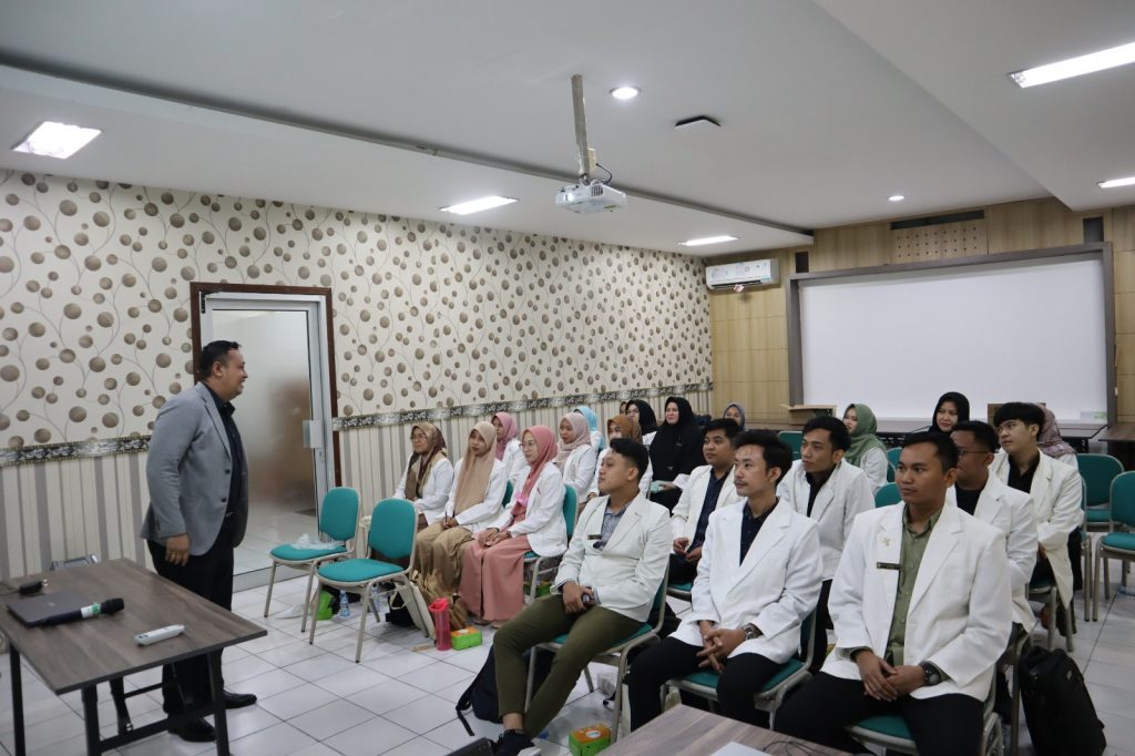 Apoteker Unissula Dikenalkan Organisasi Profesi