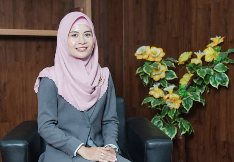 Teliti Regulasi Perlindungan Bagi Anak Korban Kekerasan Seksual Ida Musofiana Raih Gelar Doktor