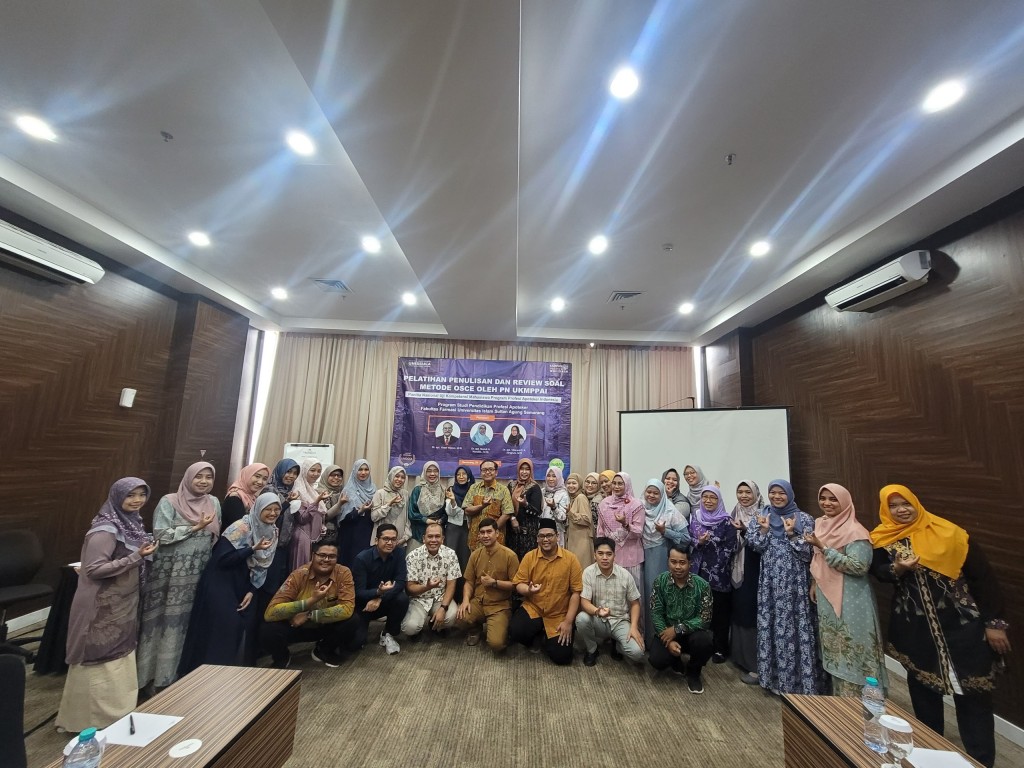 Profesi Apoteker Unissula Gelar Pelatihan Penulisan Soal OSCE