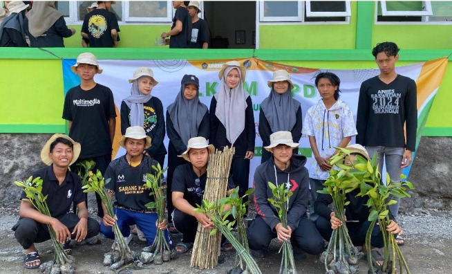 BEM FAI Unissula Gelar Aksi Tanam 700 Bibit Mangrove