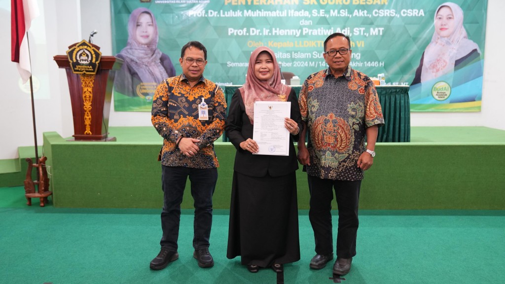 Prof Luluk Guru Besar Baru Fakultas Ekonomi
