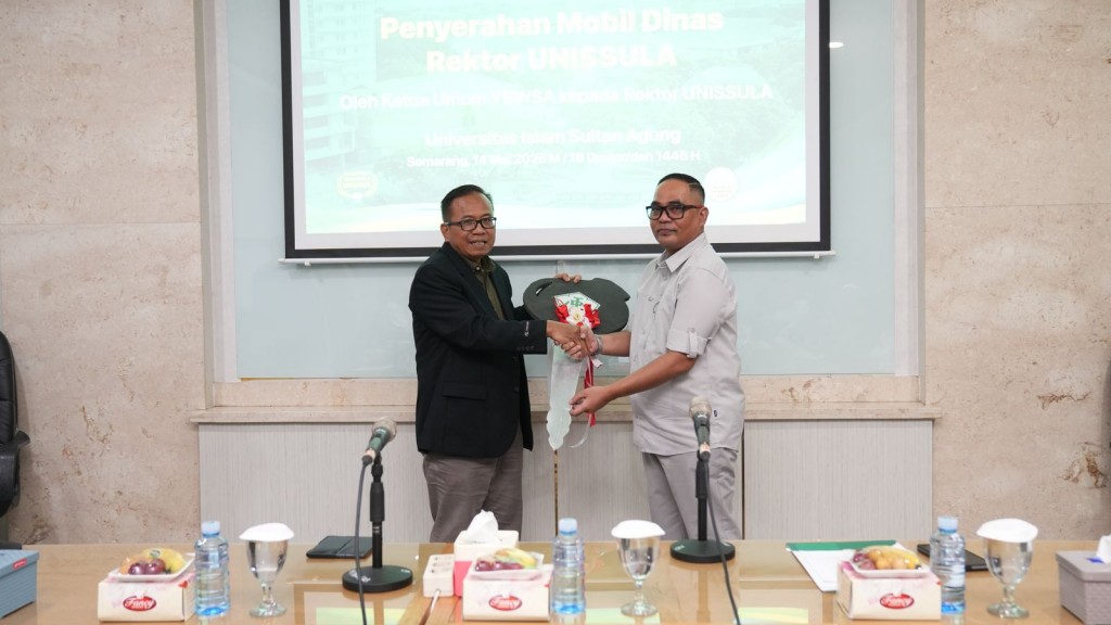 Rektor Unissula Terima Mobil Dinas Baru dari YBWSA