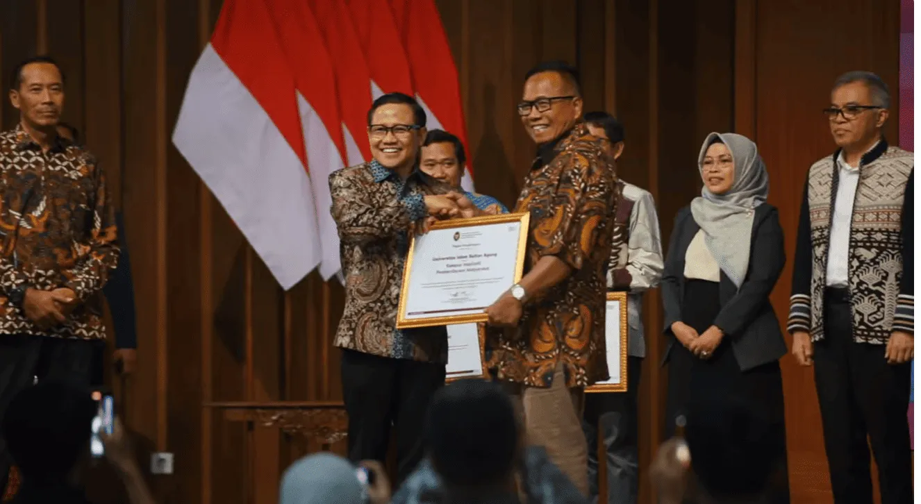 Unissula Receives Award from the Coordinating Minister for Community Empowerment for Its Commitment to Poverty Alleviation