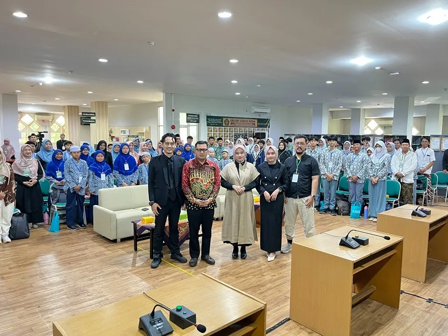 Unissula Library and YBWSA Basic and Secondary Education Division Host "Class of Champions"