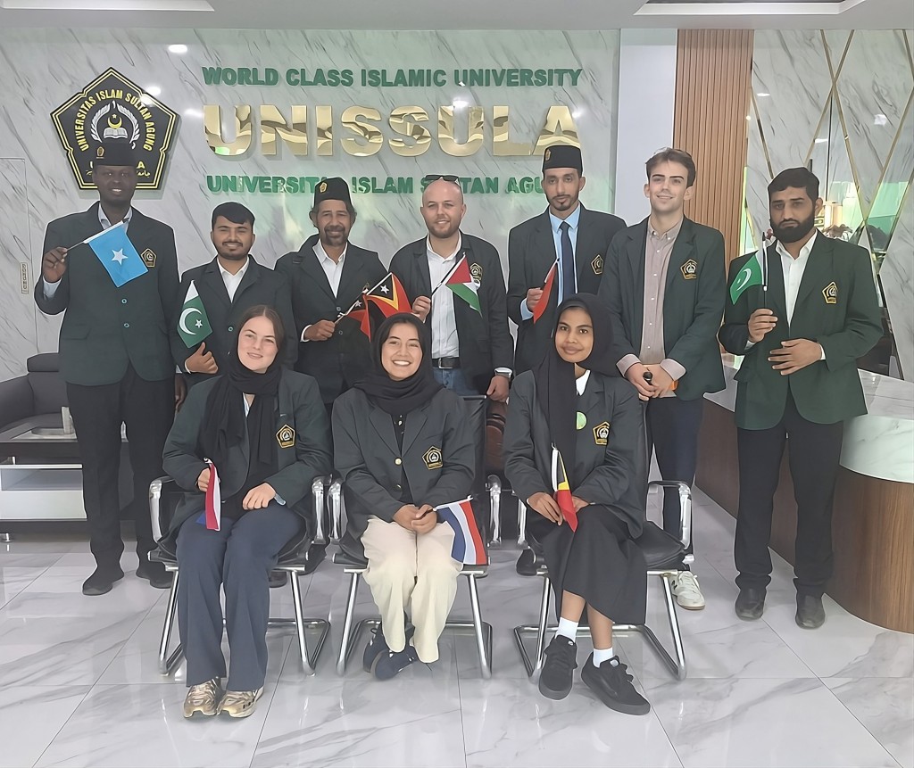 (2) Mahasiswa Belanda