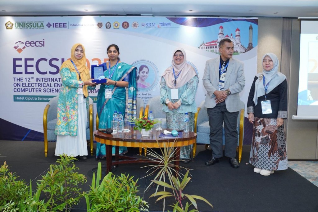 WhatsApp Image 2025-10-14 at 16.08.31